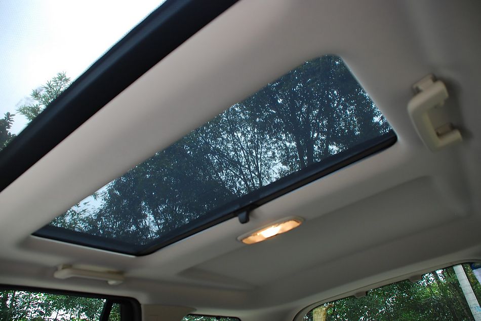 2010款路虎神行者2内饰