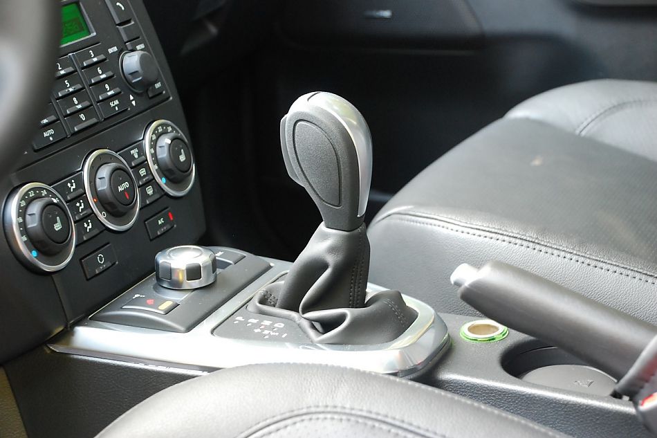 2010款路虎神行者2内饰