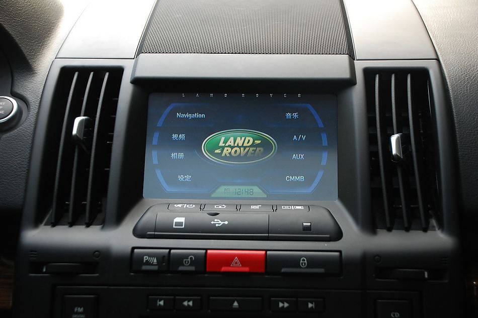 2010款路虎神行者2内饰