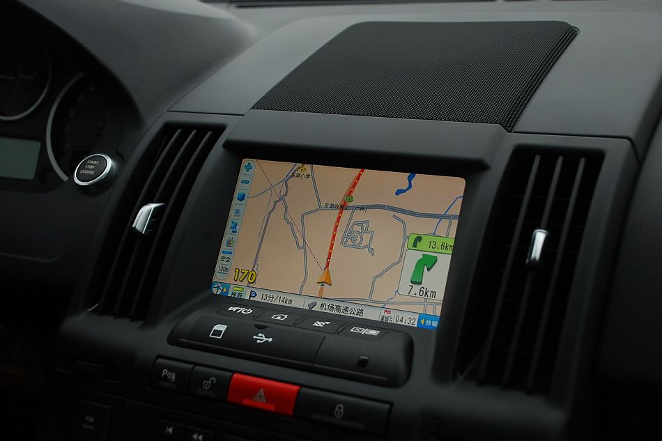 2010款路虎神行者2内饰