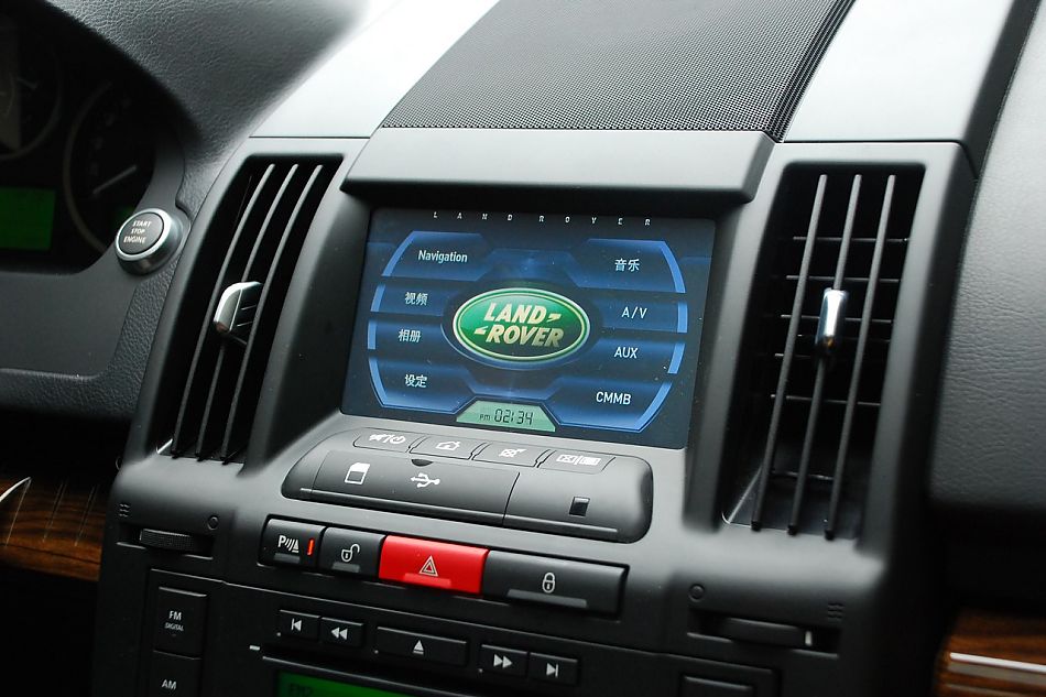2010款路虎神行者2内饰