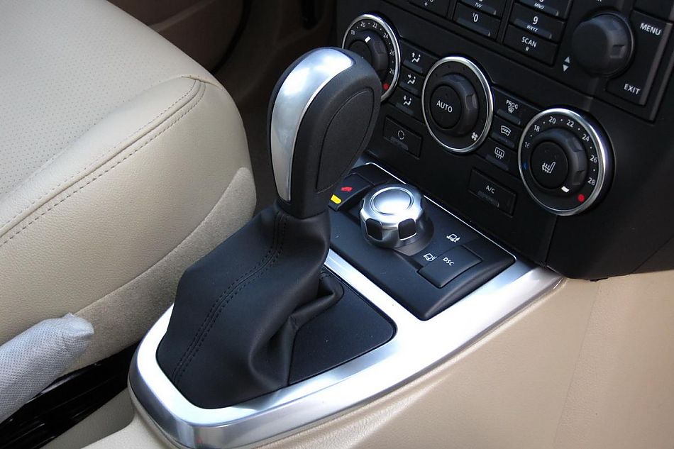 2010款高配版路虎神行者2代港口实拍