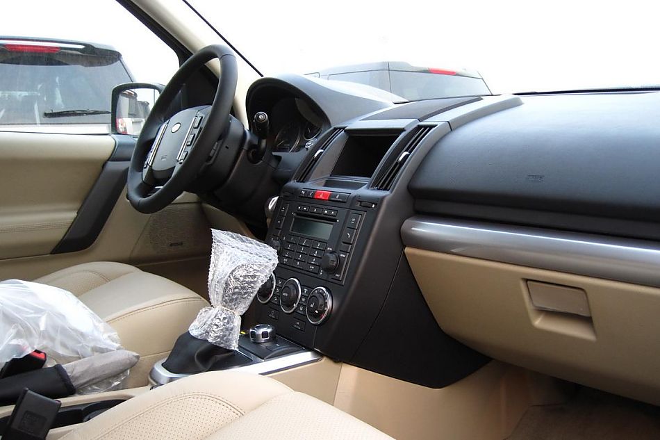 2010款高配版路虎神行者2代港口实拍