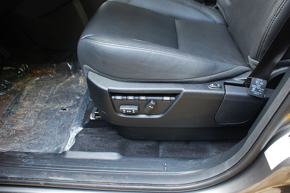 2010款路虎神行者2内饰