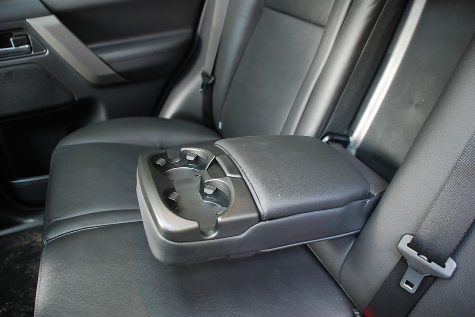 2010款路虎神行者2内饰