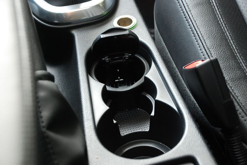 2010款路虎神行者2内饰