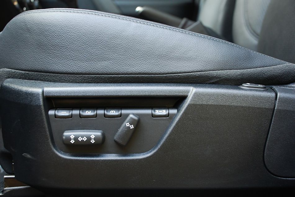 2010款路虎神行者2内饰