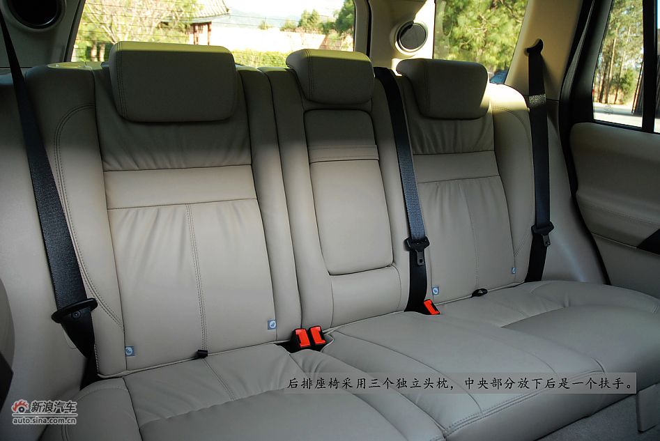 新浪汽车体验试驾全新路虎神行者2代