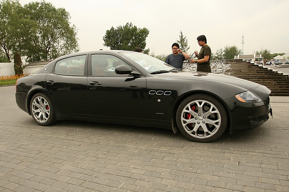 玛莎拉蒂总裁外观图片