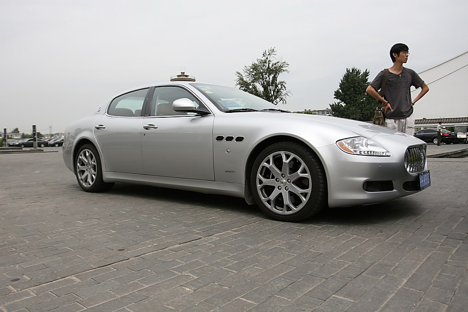 玛莎拉蒂总裁外观图片