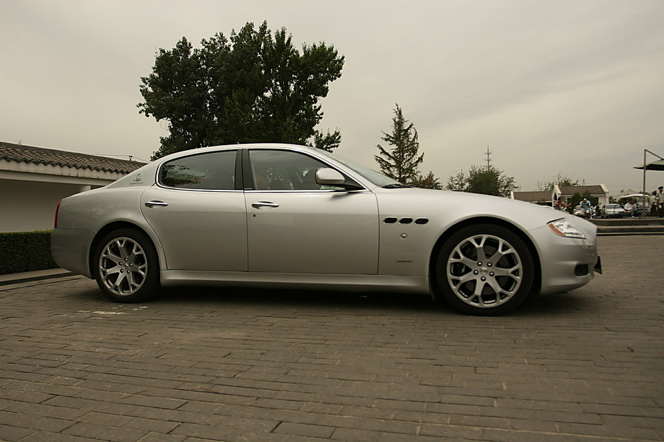 玛莎拉蒂总裁外观图片