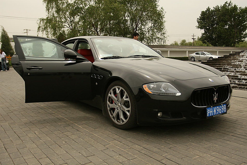 玛莎拉蒂总裁外观图片