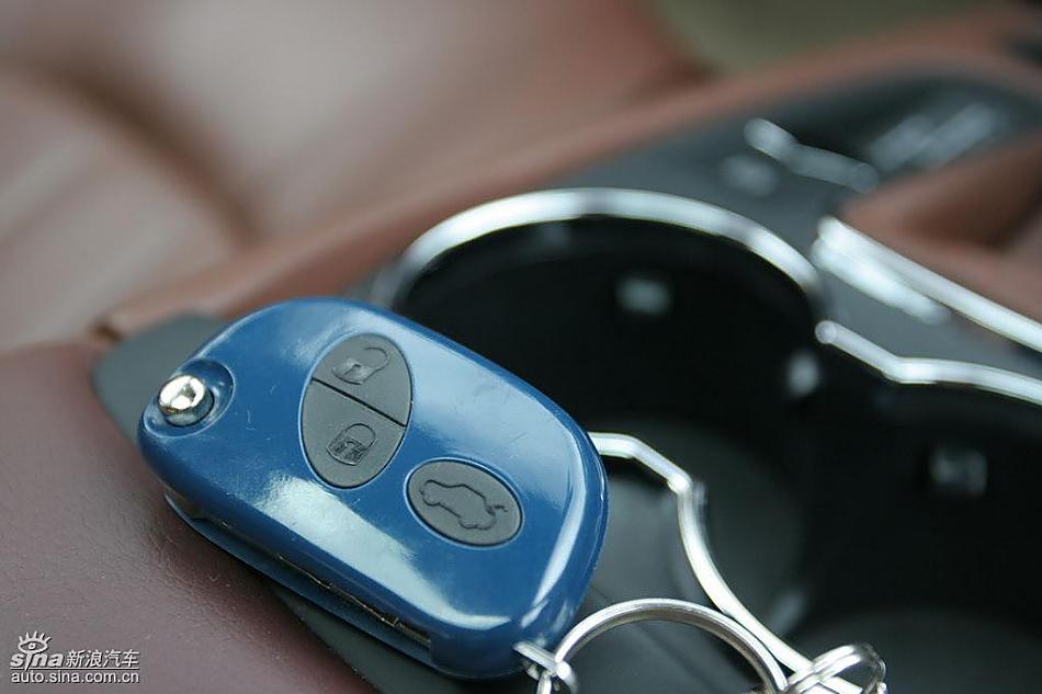 Quattroporte S引擎及车钥匙