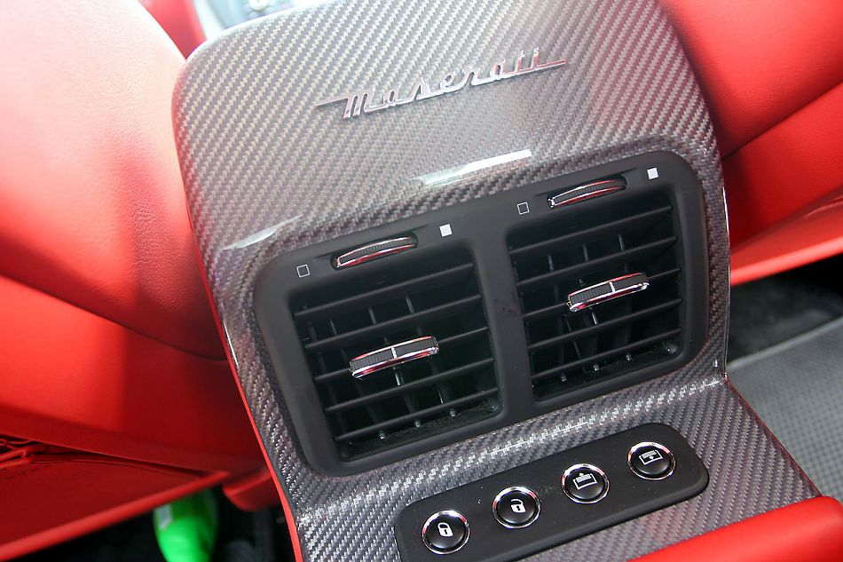 玛莎拉蒂总裁GT运动版内饰及细节