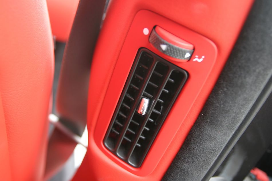 玛莎拉蒂总裁GT运动版内饰及细节