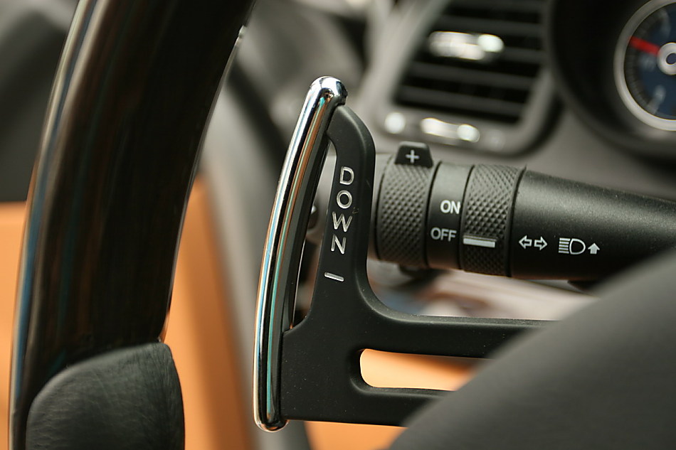 玛莎拉蒂总裁内饰图片