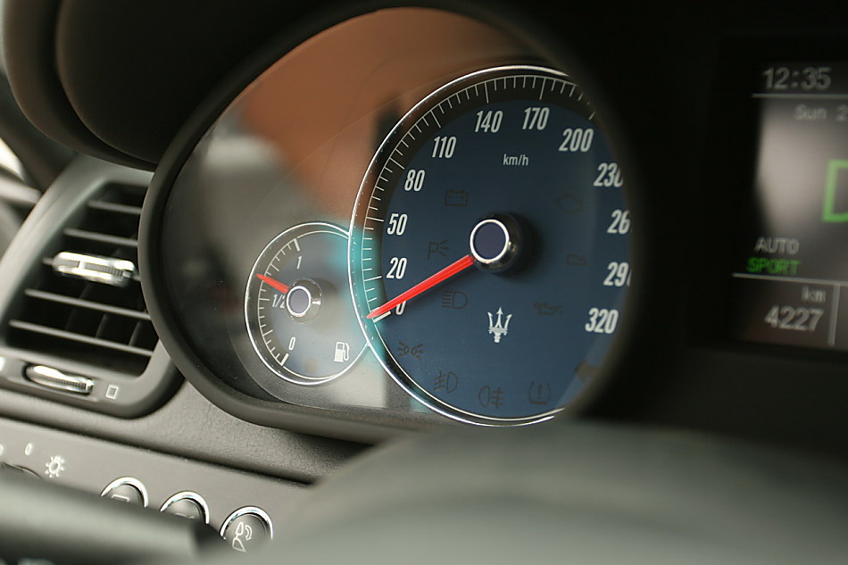 玛莎拉蒂总裁内饰图片