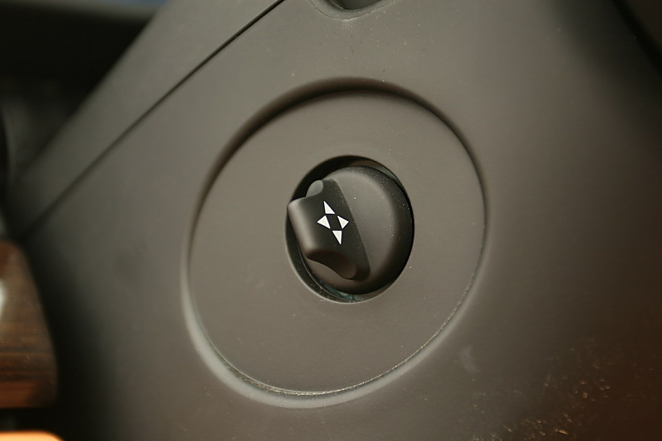 玛莎拉蒂总裁内饰图片