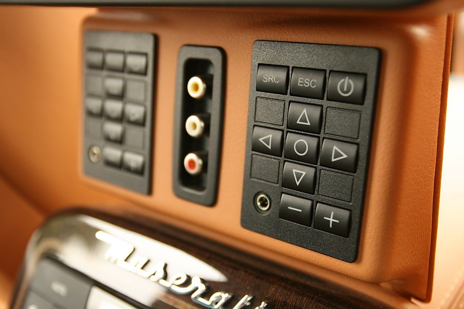 玛莎拉蒂总裁内饰图片