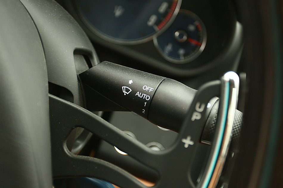 玛莎拉蒂总裁内饰图片