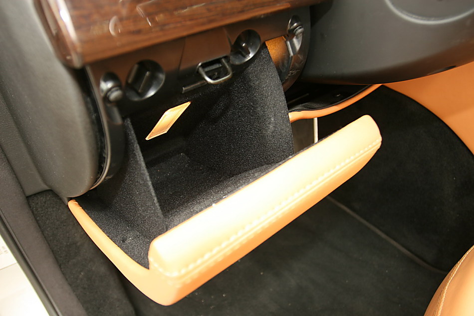 玛莎拉蒂总裁内饰图片