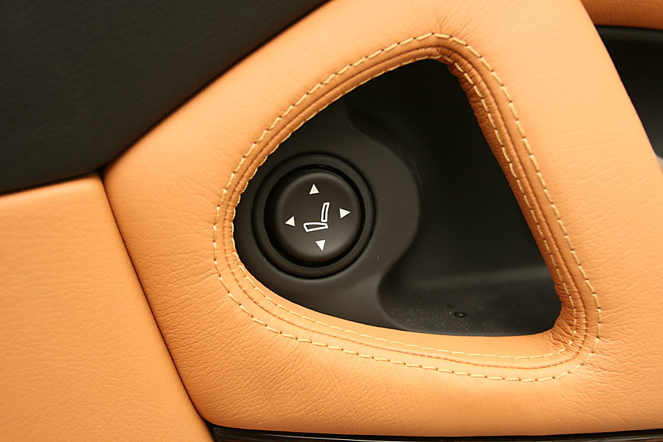 玛莎拉蒂总裁内饰图片