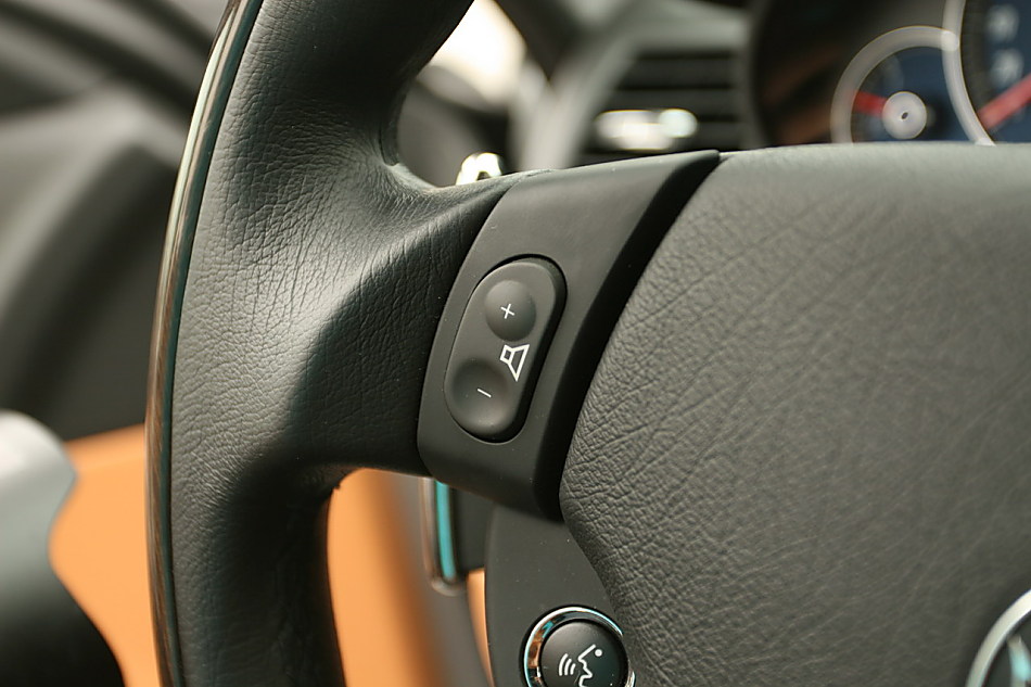 玛莎拉蒂总裁内饰图片