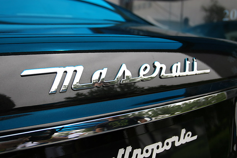 玛莎拉蒂总裁外观图片