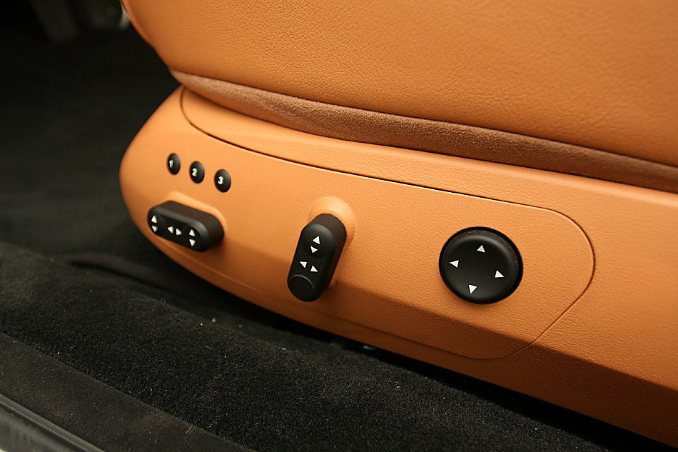 玛莎拉蒂总裁内饰图片