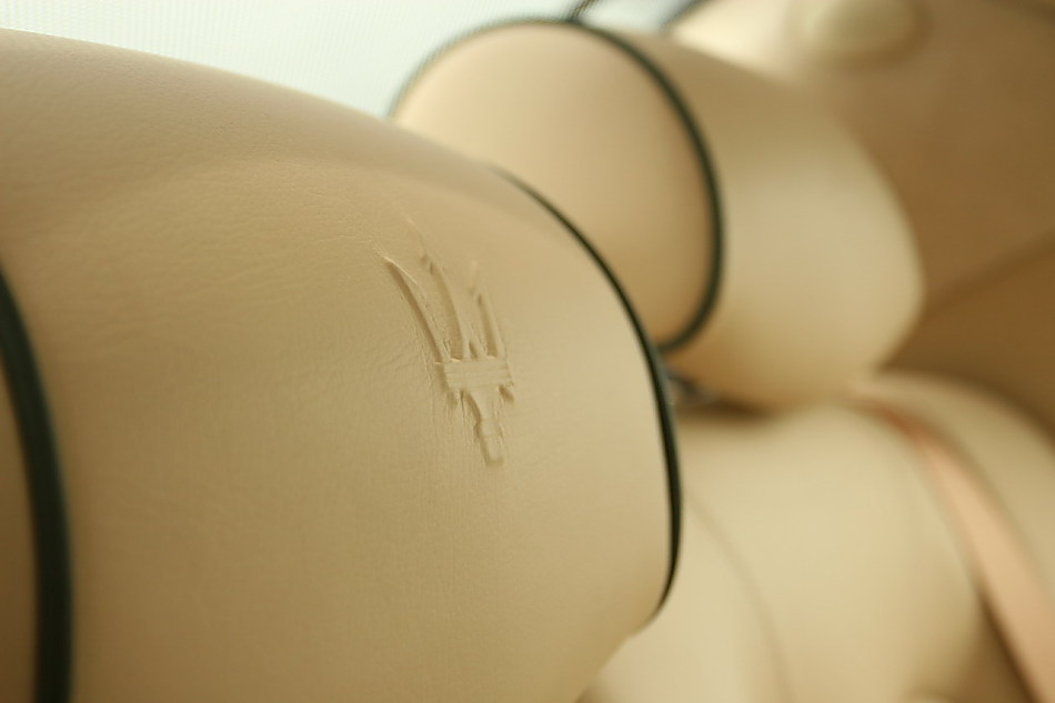 玛莎拉蒂总裁内饰图片