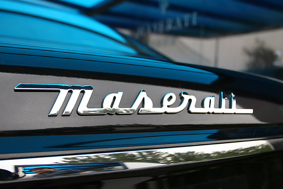 玛莎拉蒂总裁外观图片