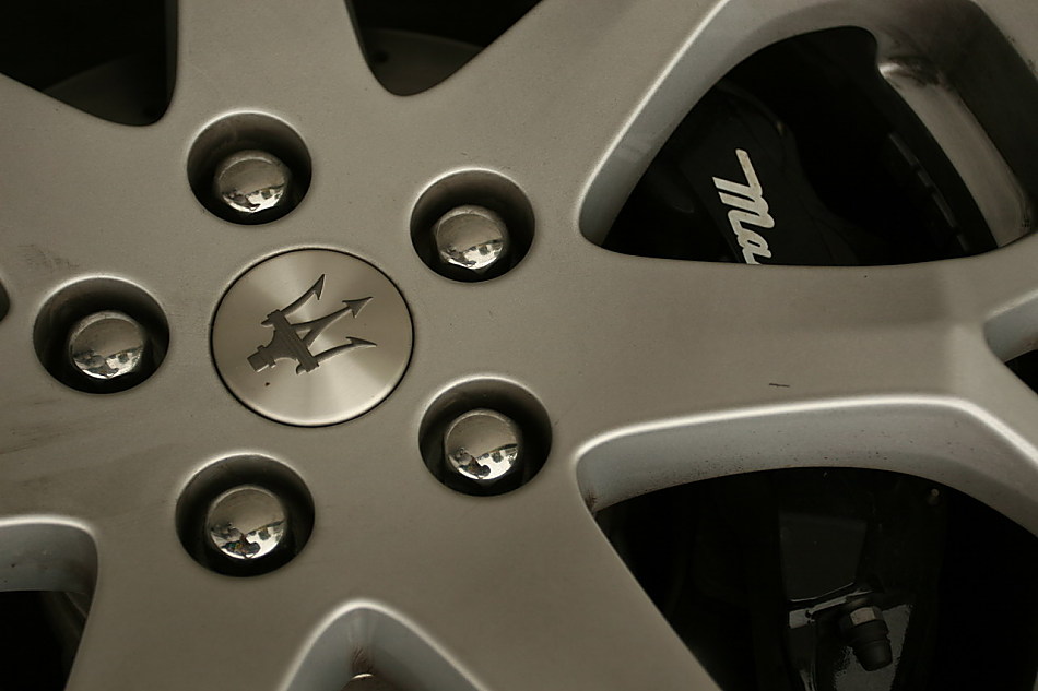 玛莎拉蒂总裁外观图片