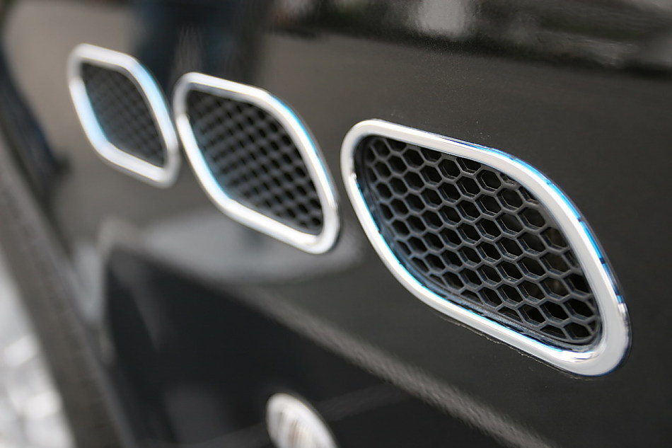 玛莎拉蒂总裁外观图片