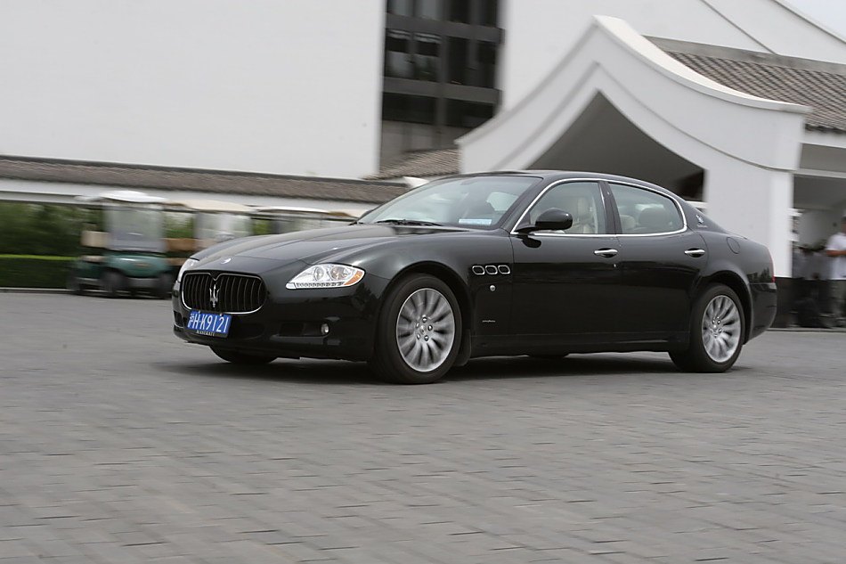 玛莎拉蒂总裁外观图片