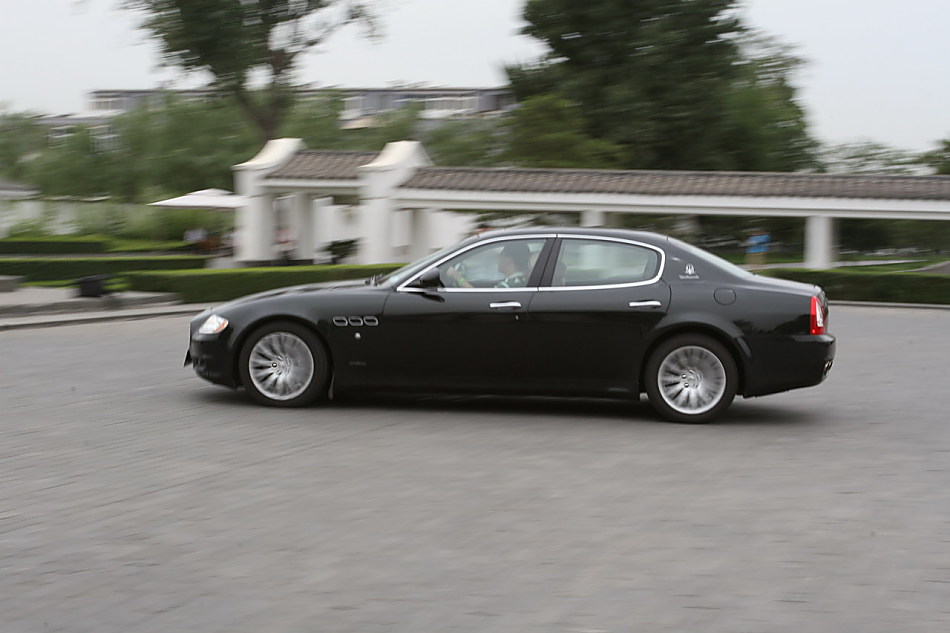 玛莎拉蒂总裁外观图片