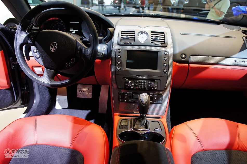 玛莎拉蒂总裁运动版