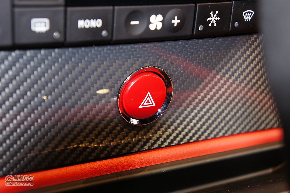 玛莎拉蒂总裁运动版