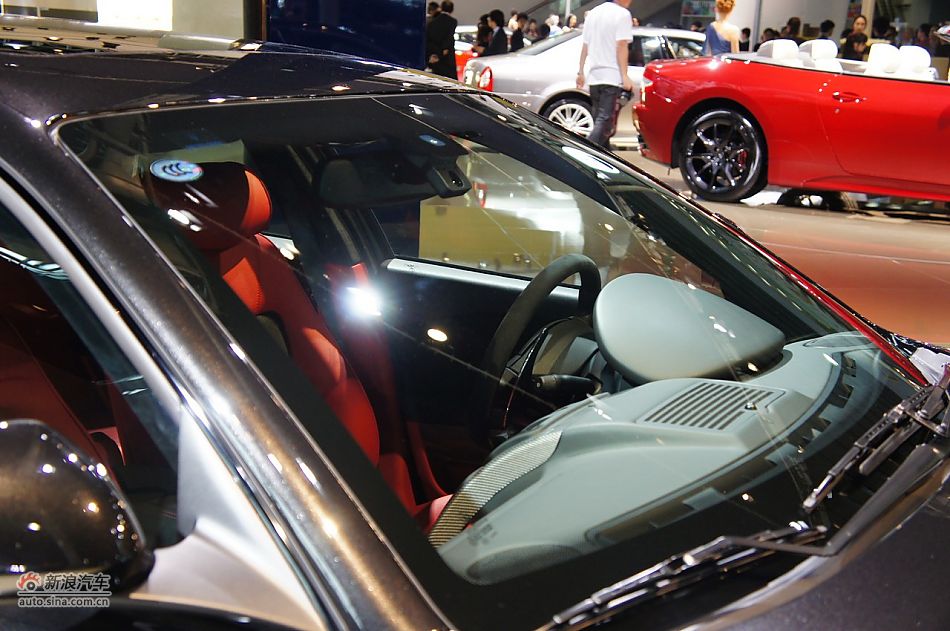 玛莎拉蒂总裁运动版