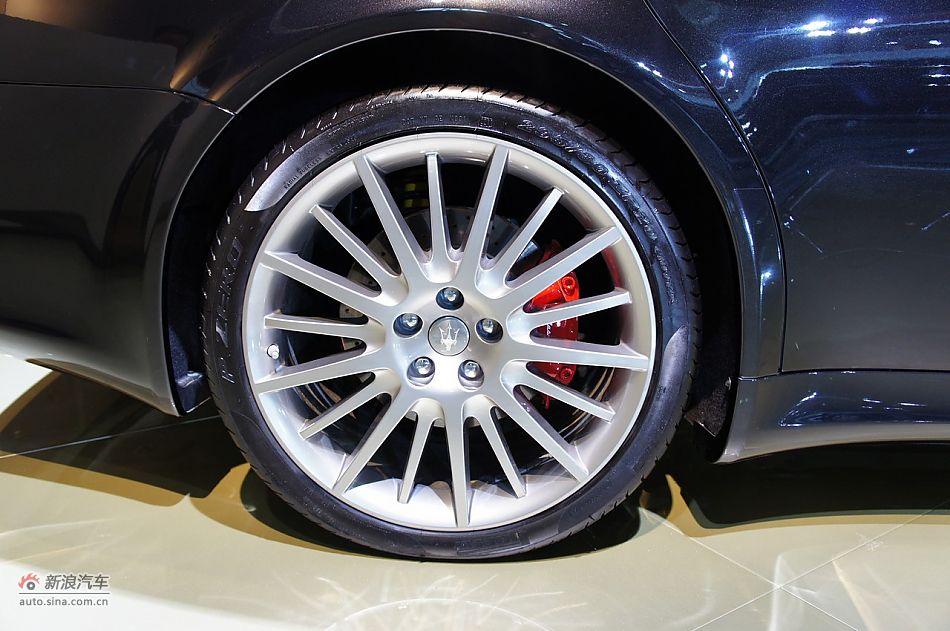 玛莎拉蒂总裁运动版