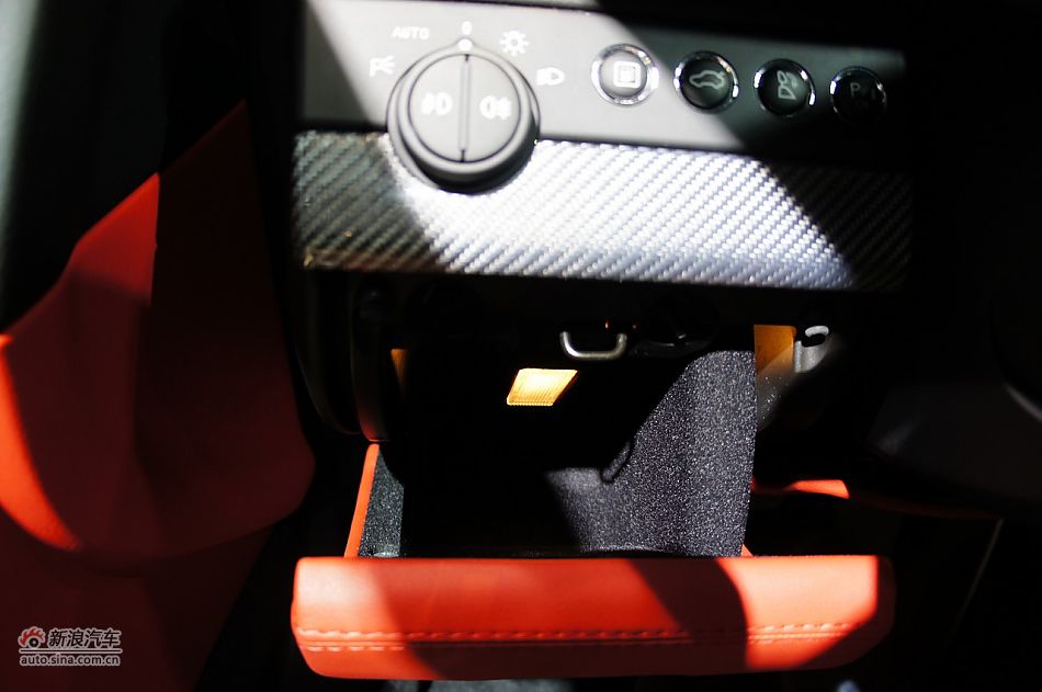 玛莎拉蒂总裁运动版