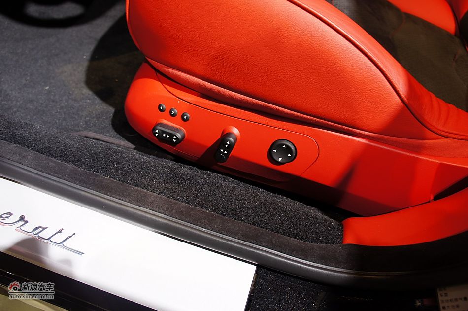 玛莎拉蒂总裁运动版