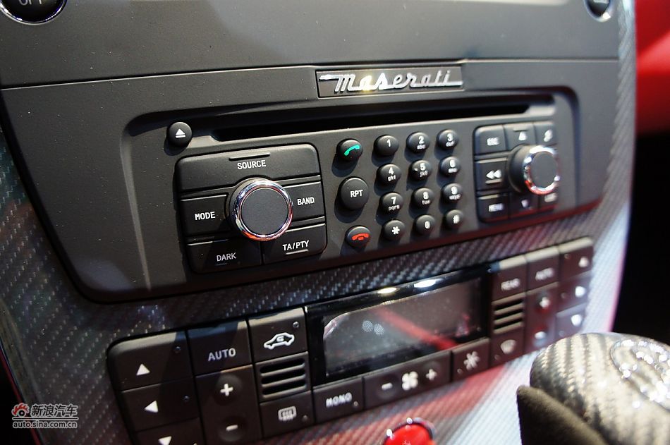 玛莎拉蒂总裁运动版