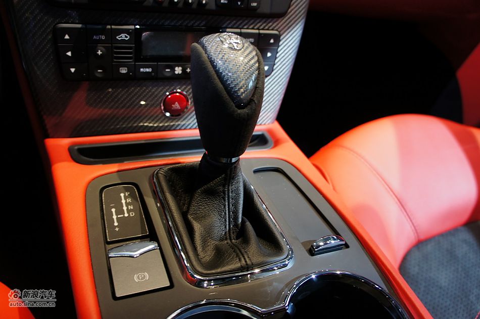 玛莎拉蒂总裁运动版