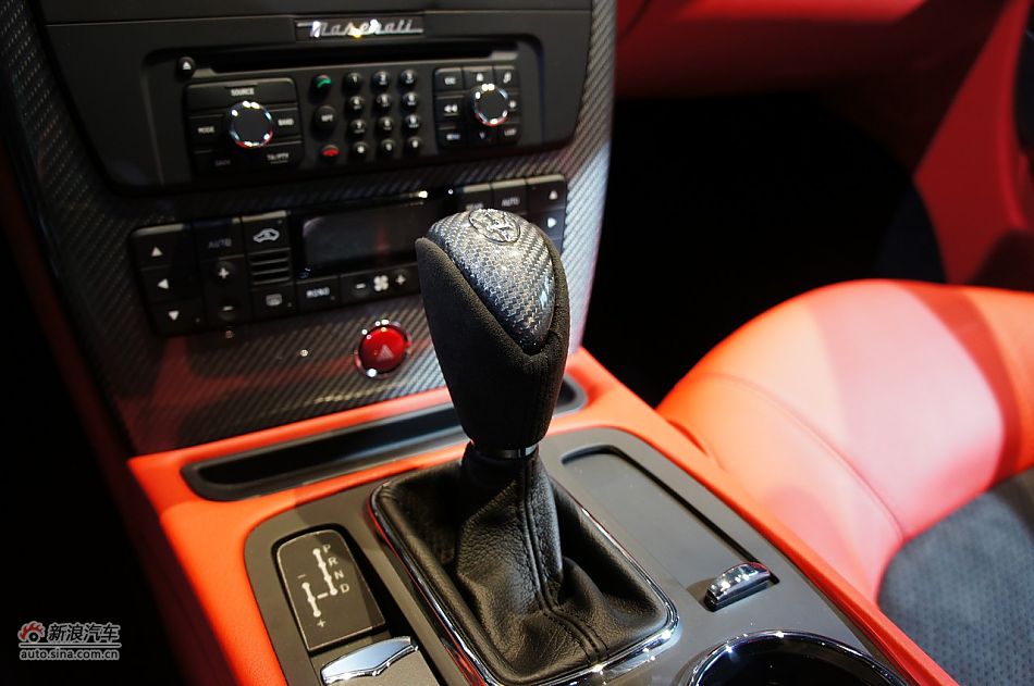 玛莎拉蒂总裁运动版