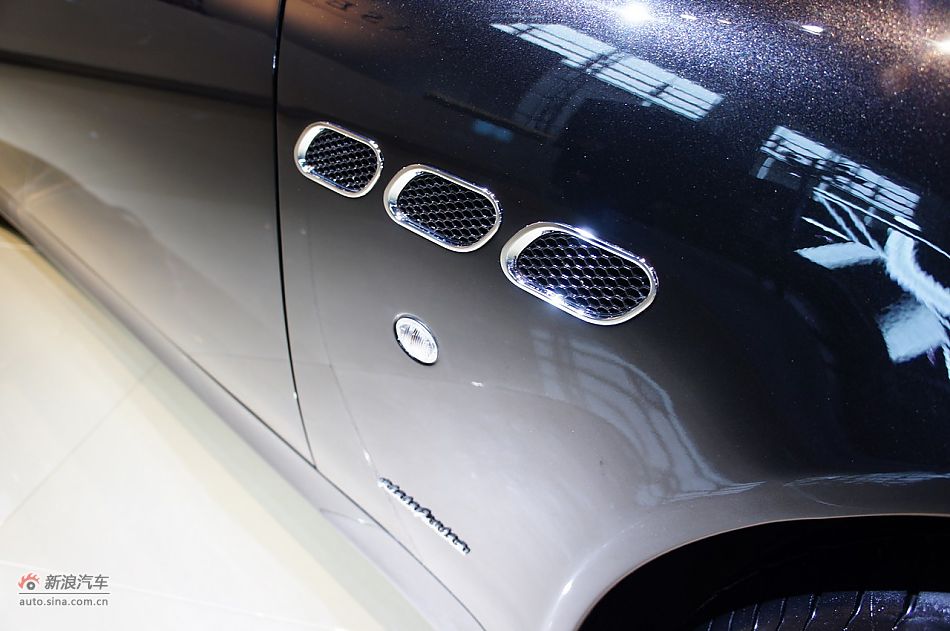 玛莎拉蒂总裁运动版