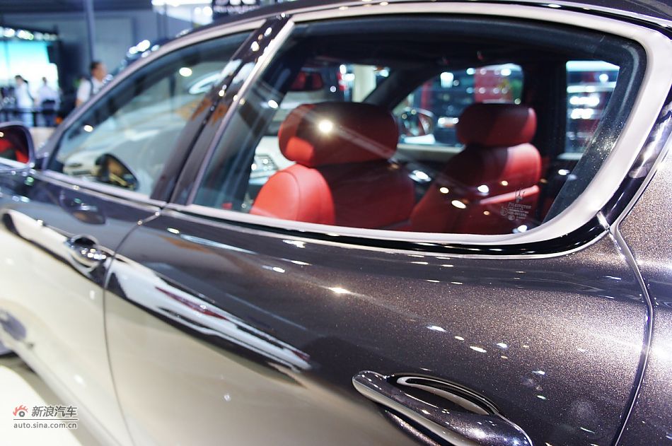 玛莎拉蒂总裁运动版