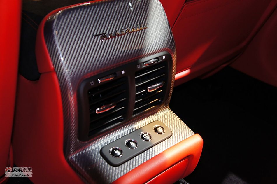 玛莎拉蒂总裁运动版