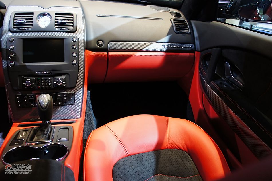 玛莎拉蒂总裁运动版