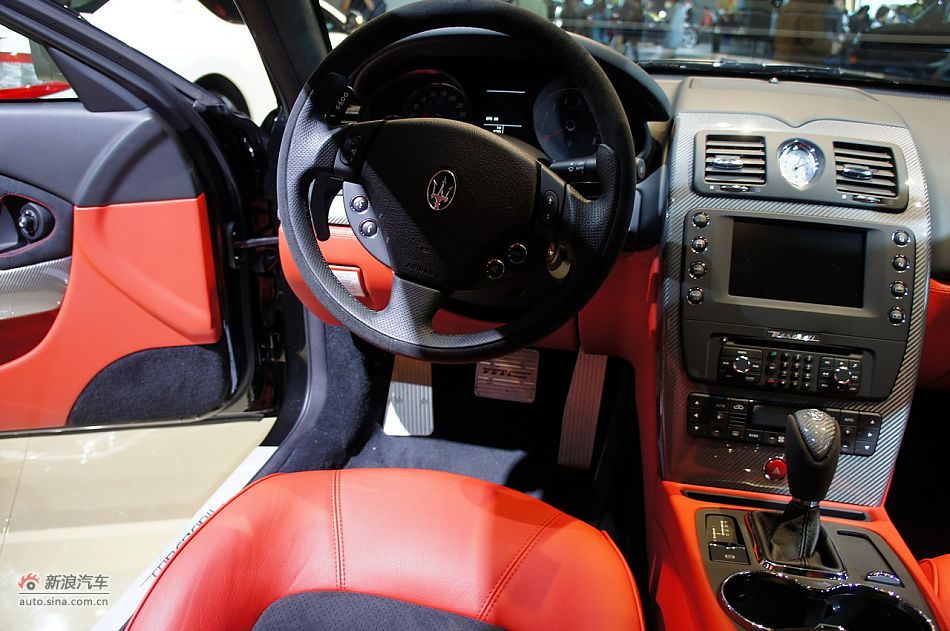 玛莎拉蒂总裁运动版