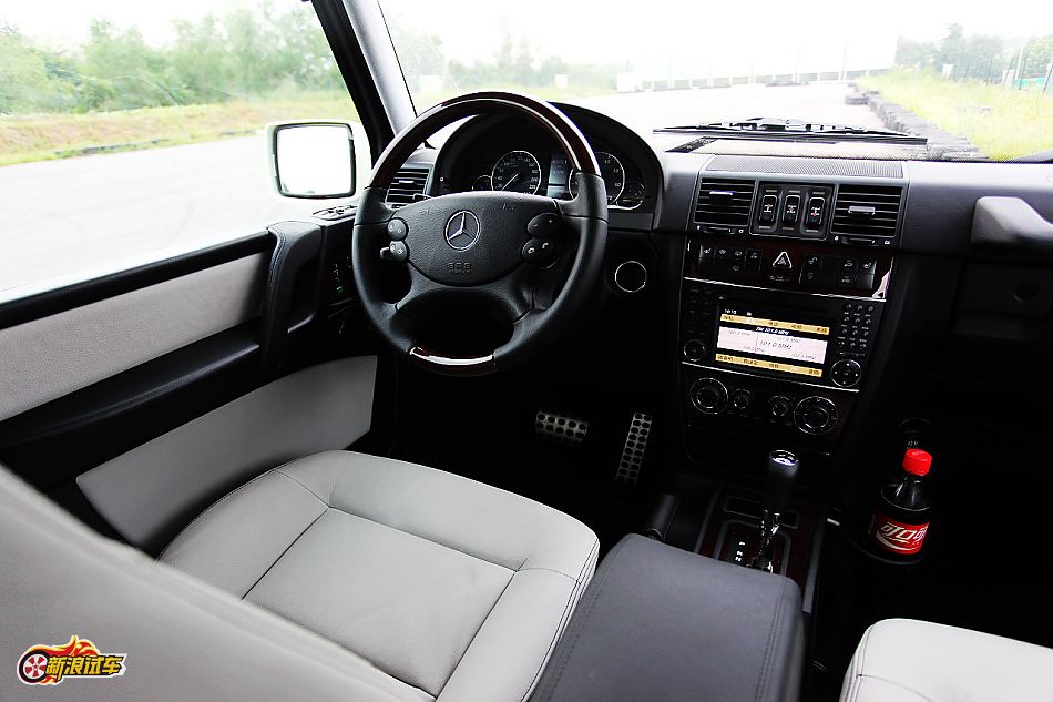 奔驰G500内饰图片